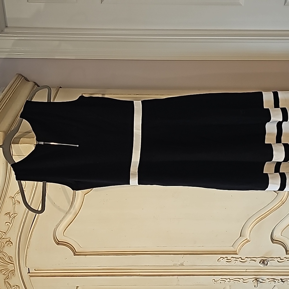 Dress - Picture 4 of 5